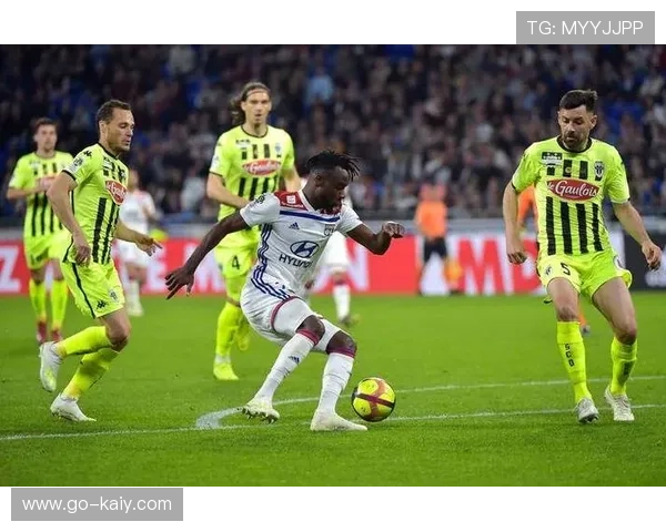 拉卡泽特欲破魔咒，里昂对阵图卢兹关键战